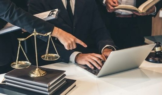 4 Top Benefits of Hiring Workers Compensation Lawyers
