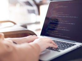 How to Choose a Web Developer in 2022